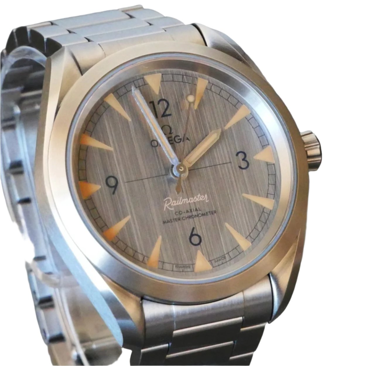 Omega, Railmaster, Silver dial, 40mm, Automatic Master Chronometer