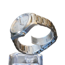 Load image into Gallery viewer, Omega, Railmaster, Silver dial, 40mm, Automatic Master Chronometer, 220.10.40.20.06.001 (In Stock Item)
