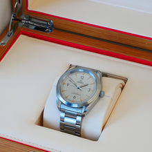 Load image into Gallery viewer, Omega, Railmaster, Silver dial, 40mm, Automatic Master Chronometer, 220.10.40.20.06.001 (In Stock Item)