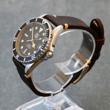 Load image into Gallery viewer, Tag Heuer, 1000 (Vintage, Circa mid 80&#39;s) 38mm, Quartz
