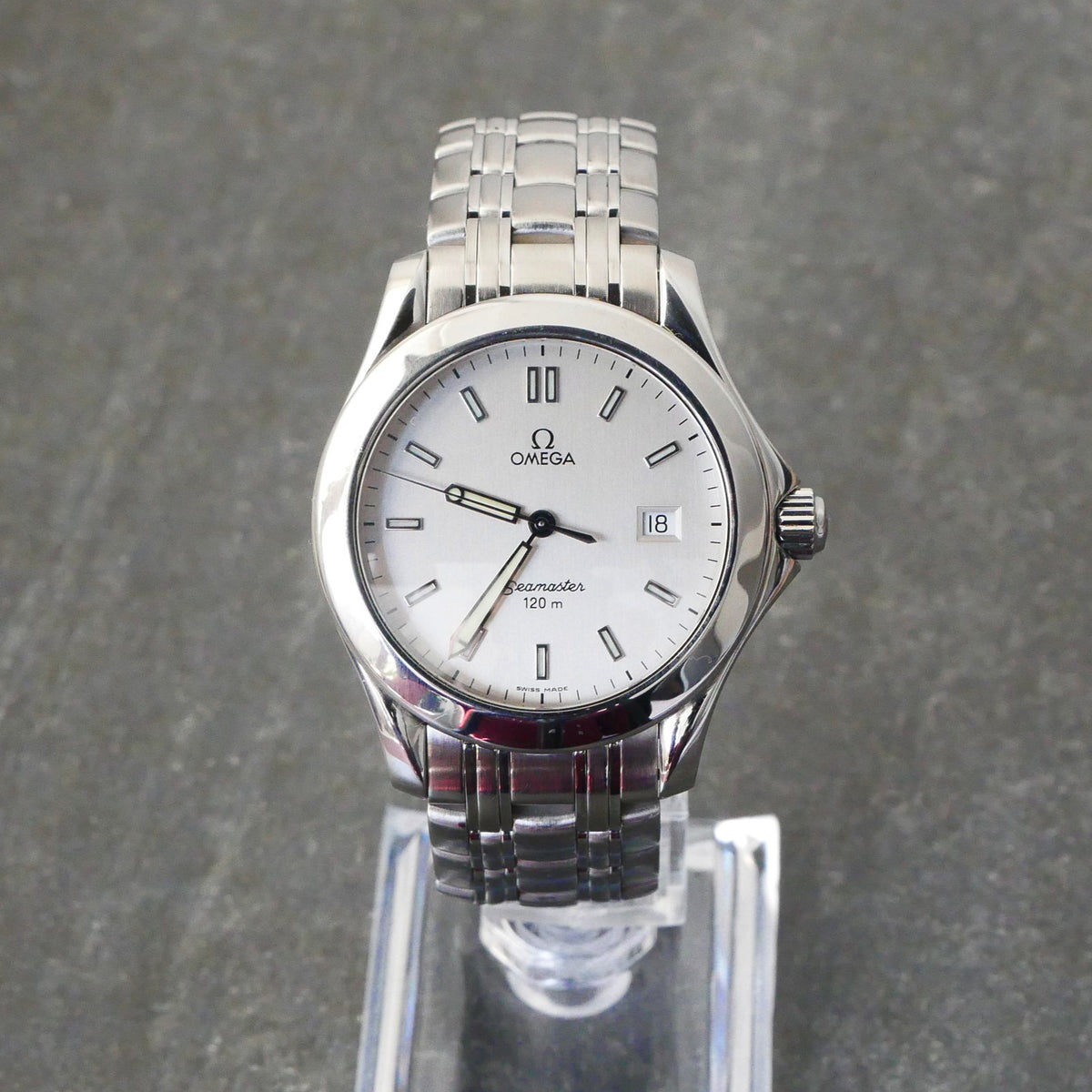 Omega Seamaster (vintage) 120m (Circa 1997), 36 mm silver dial, Quartz movement