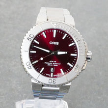 Load image into Gallery viewer, Oris Aquis, Cherry Dial, Automatic, 41.5mm
