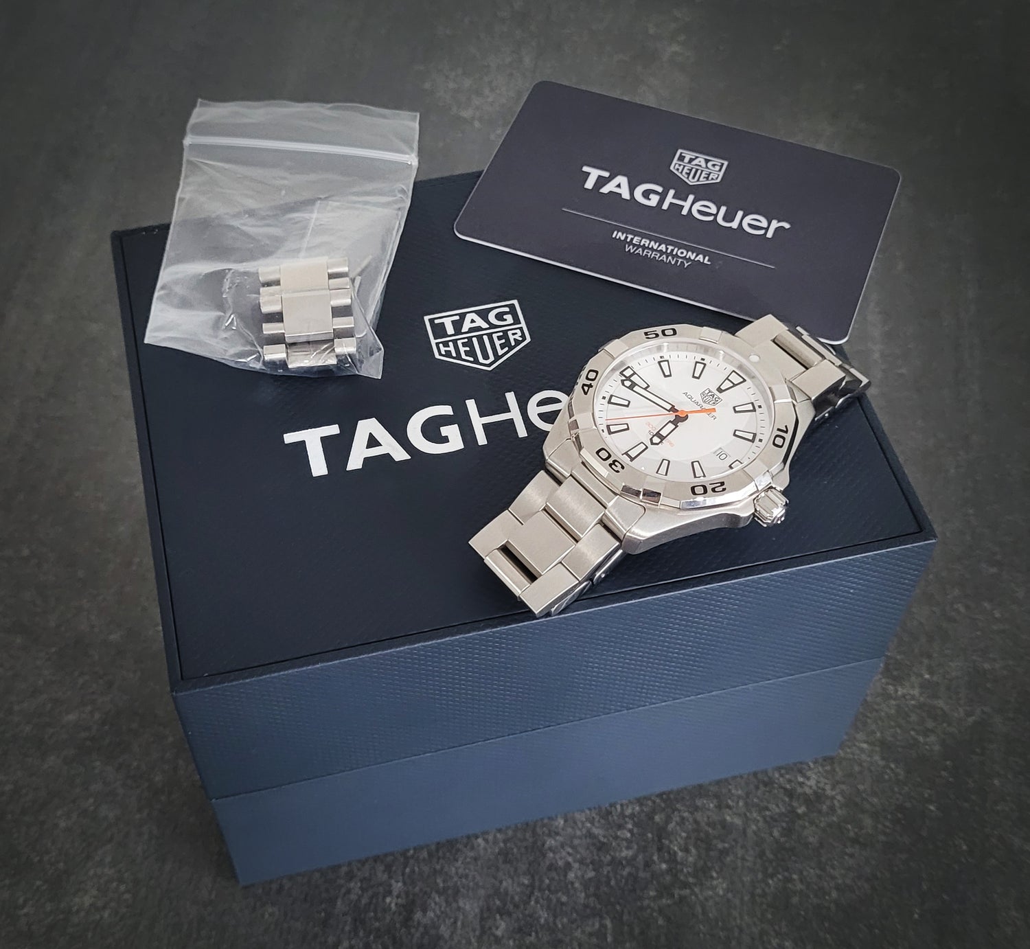 Tag Heuer, Aquaracer, 41mm, White dial, Quartz movement,