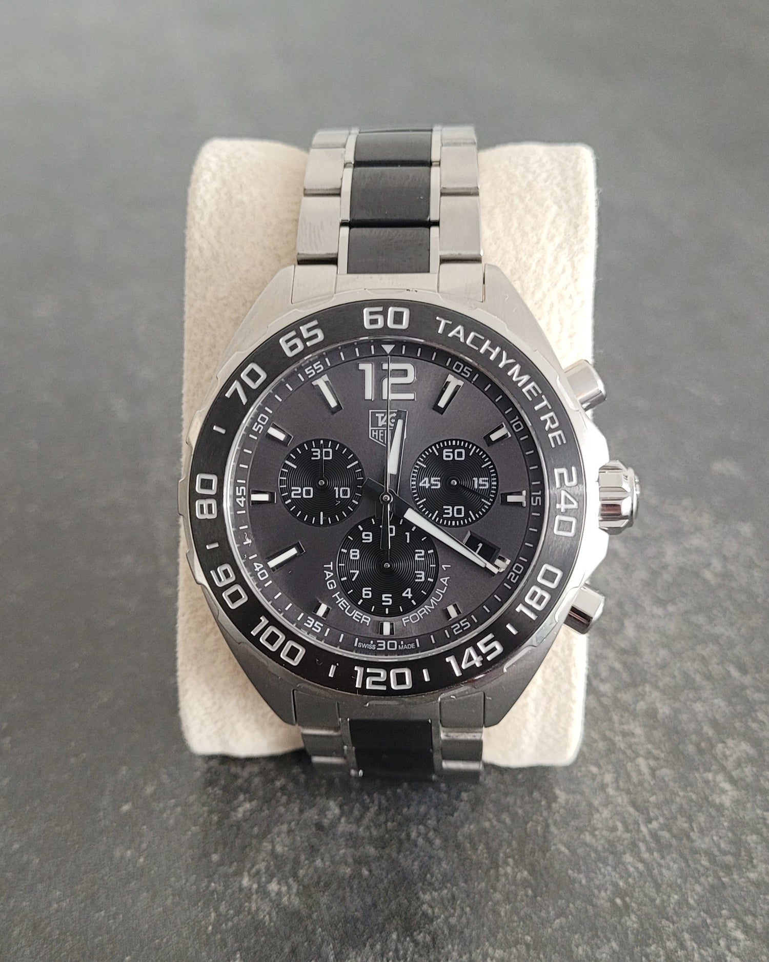 Tag Heuer, Formula 1, Quartz Chronograph, 43mm, Model - CAZ1011.BA0843
