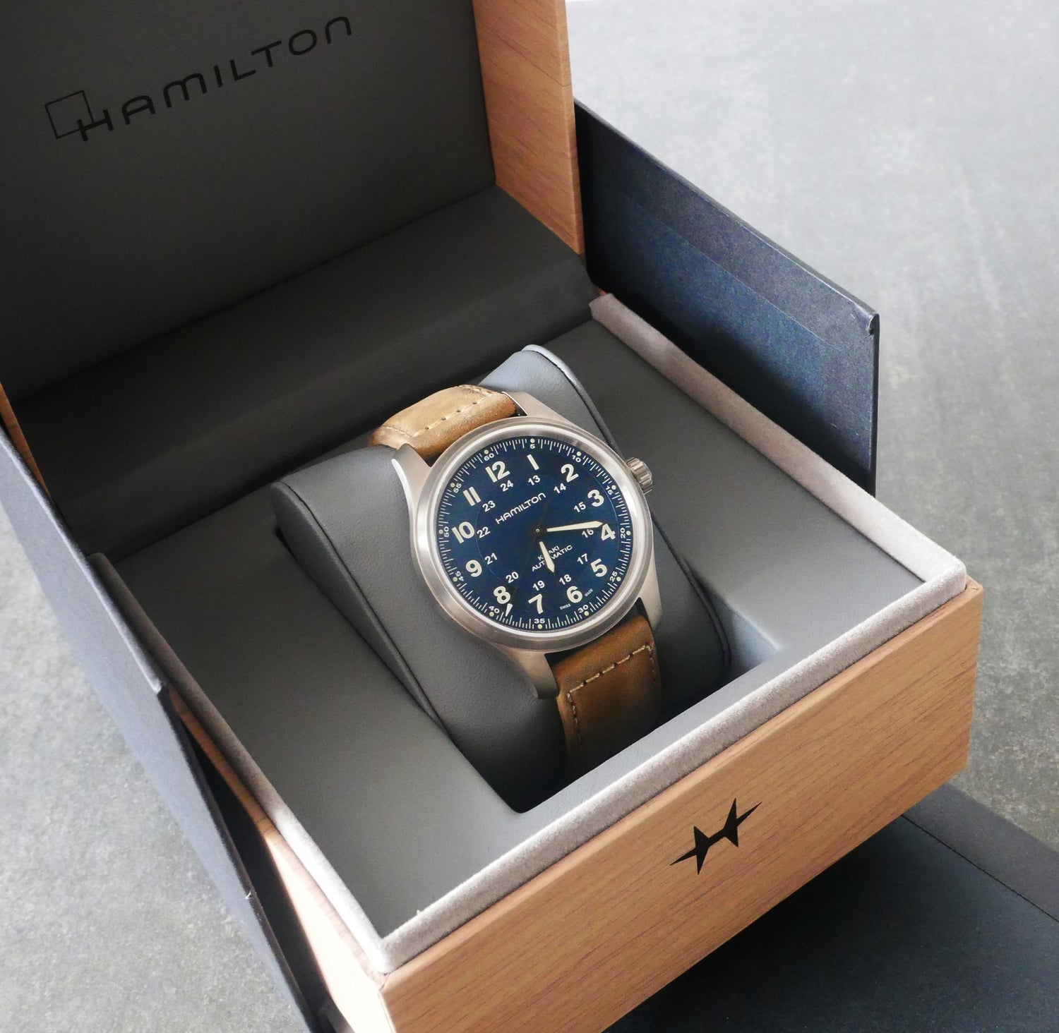 Hamilton, Khaki Field, Titanium, Automatic, 42mm, Blue Dial, (full set)